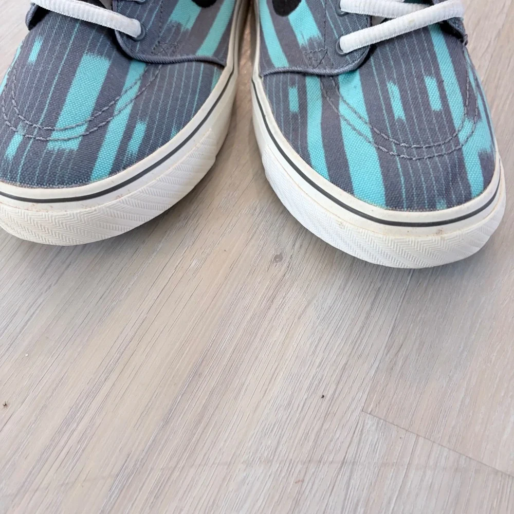 Nike SB‎ Stefan Janoski GS Kids Skate Shoes Grey Teal Stripe 689527-004 Size 2Y